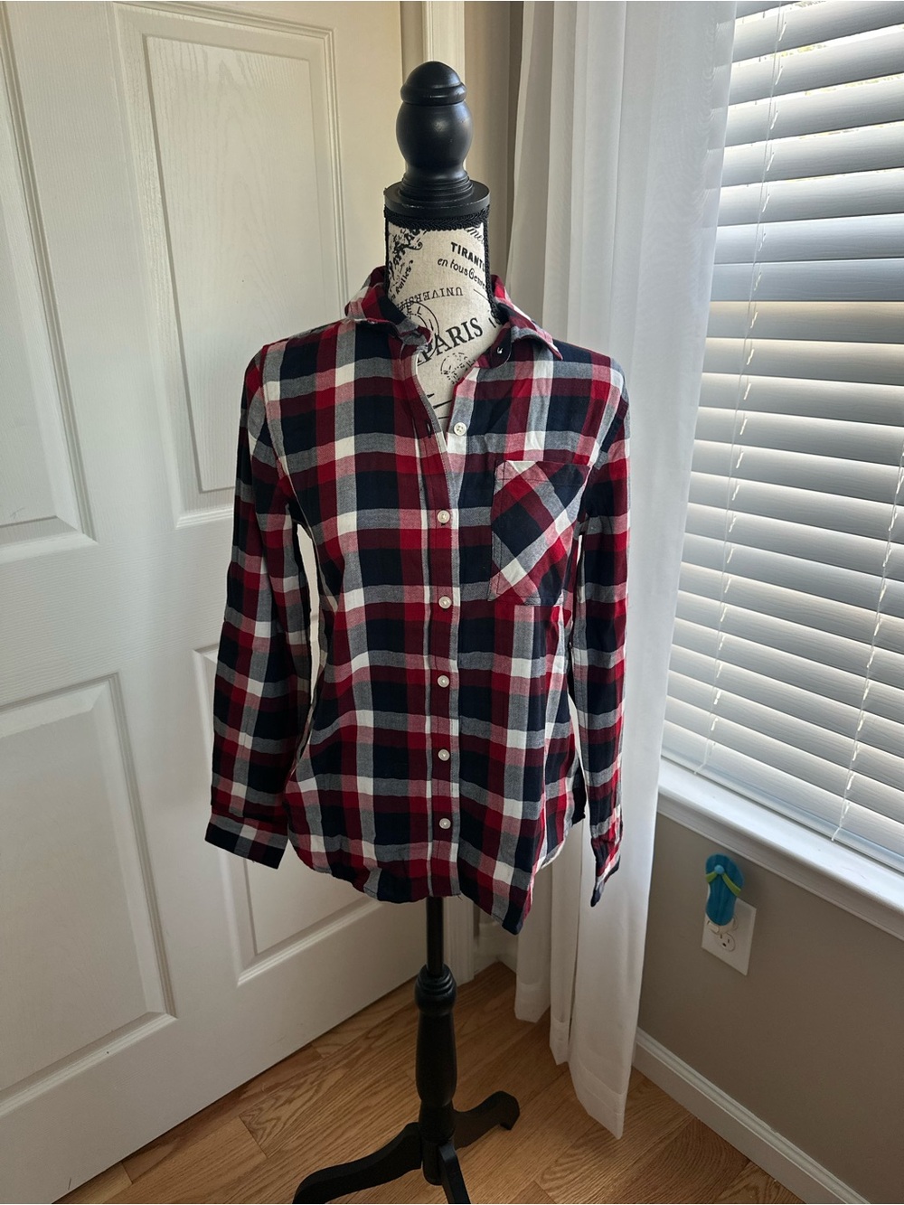 NWT Forever 21 Long Sleeve Button-Up Plaid Shirt – Red, White & Blue